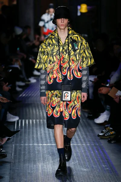 Look 26
